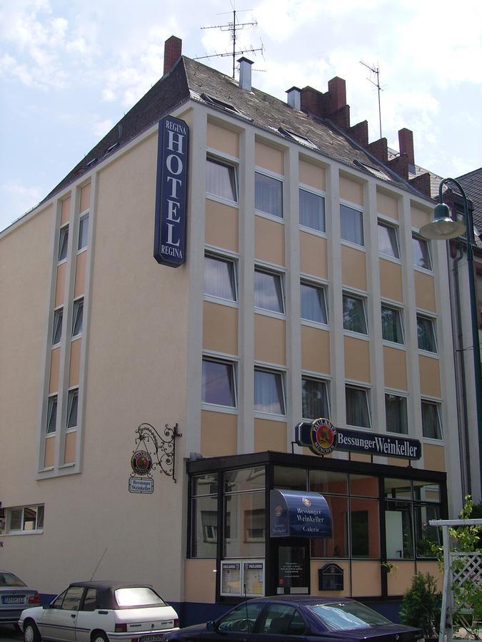 Regina 2*